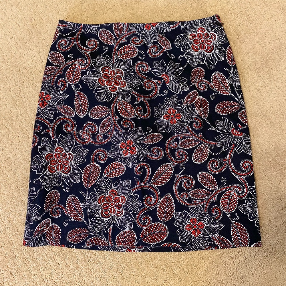 NWOT Talbots - Lovely blue/white/wine paisley print pencil mini skirt, SizeS 10P